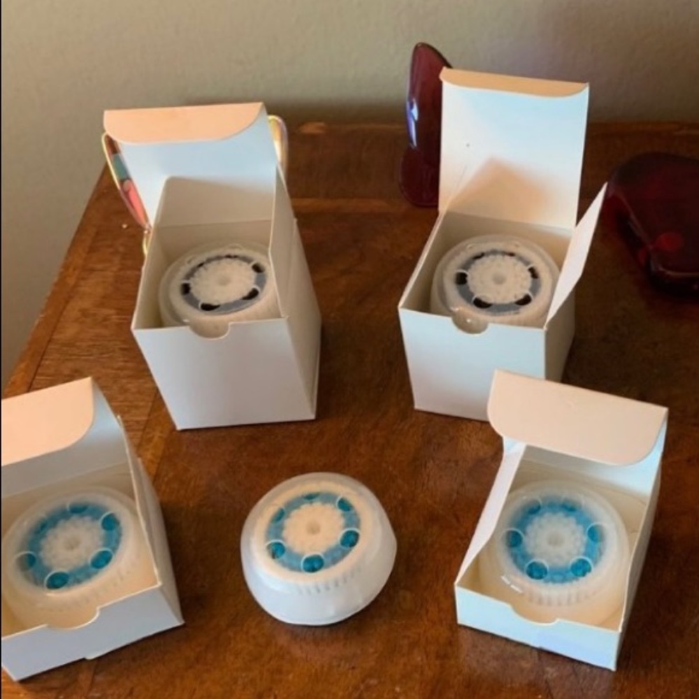 Clarisonic Pro facial spin brushes-4 normal and 3 deep pore. New